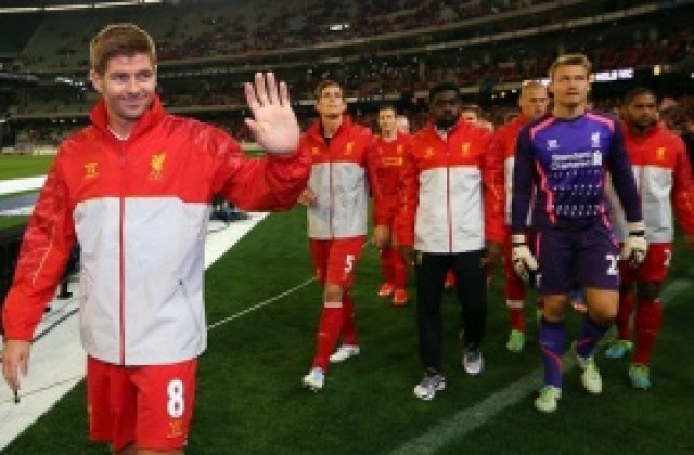 ВИДЕО: Ливърпул подчини Олимпиакос в юбилеен мач за Стивън Джерард