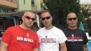 Дами напират за фенки на Манчестър Юнайтед