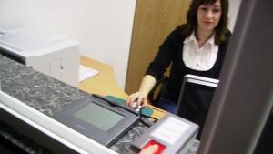 Подменят 2858 лични карти до края на годината