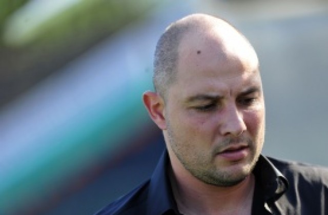 Асен Букарев остава треньор на Славия