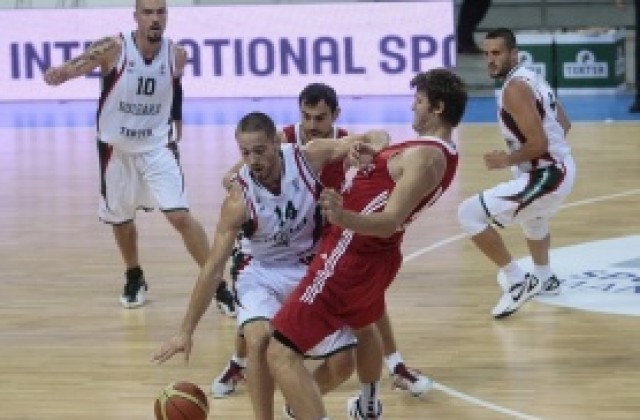 България разгроми Исландия, записа втори успех в квалификациите