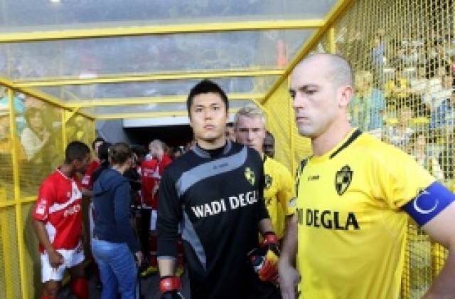 Костадин Хазуров и Лиерс паднаха тежко от Стандард