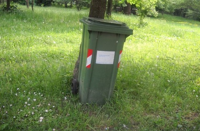 Поставят нови съдове за битови отпадъци в Благоевград
