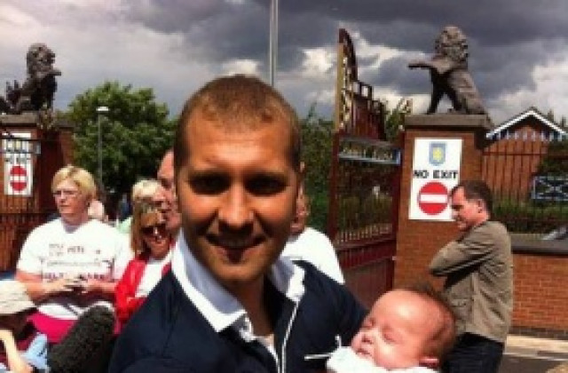 Стенли изглежда все по-добре, радва фенове и познати