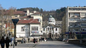 Обновяват пътната маркировка в Габрово