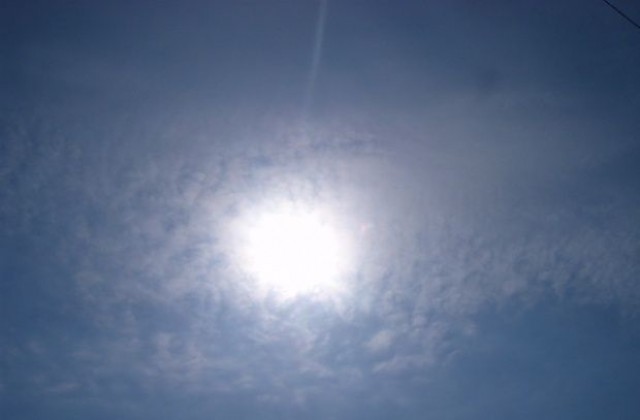 Слънчево и горещо