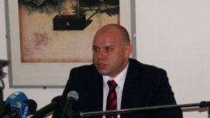 Общински съветник получи грамота от нудистки