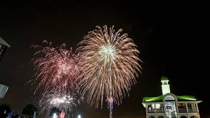 Япония показа бъдещия си хеликоптероносач