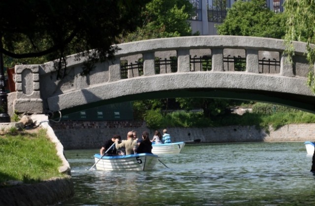 Жегата продължава, температурите отново надхвърлят 33°