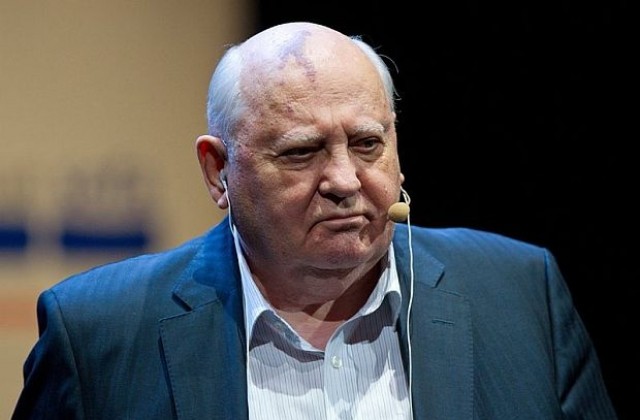 Руски медии обявиха Горбачов за мъртъв