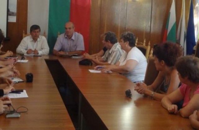 Областният управител проведе работна среща с администрацията на Бяла