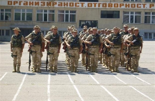 50 са вакантните длъжности в гарнизон Стара Загора