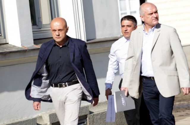 ГЕРБ внесе подписка за свикване на извънредно заседание на парламента