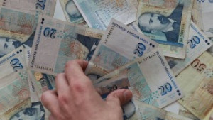 799 лева е средната заплата у нас за второто тримесечие