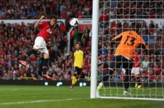 ВИДЕО: Севилски бръснар за Юнайтед насред „Театъра на мечтите“