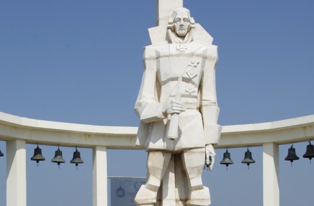 Положиха  венци и цветя на паметника  на адмирал Ушаков на нос Калиакра