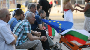 Протестите и контрапротестите продължават