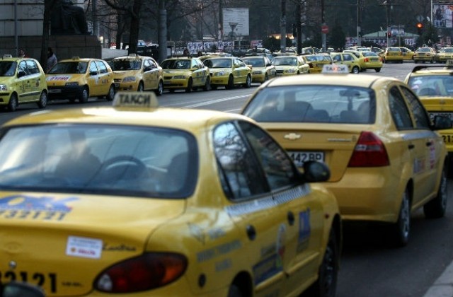 КАТ вади досиетата на над 6000 столични таксиджии