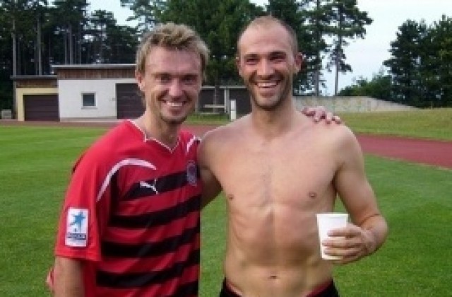 Треньорът на Амкар върна Пеев и Сираков в първия тим