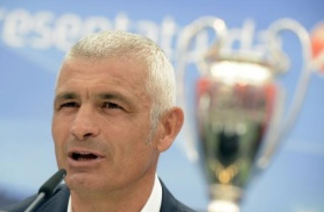 Аячо падна в дебюта на Раванели