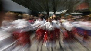 В АЕК Етър пресъздават Лазаруване Пеперуда и Коледуване