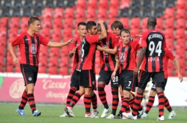 Първа победа за Локо София, Маркиньос отказа Черноморец