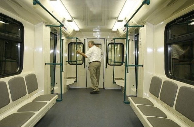 Пострадалата в метрото жена е в тежко състояние