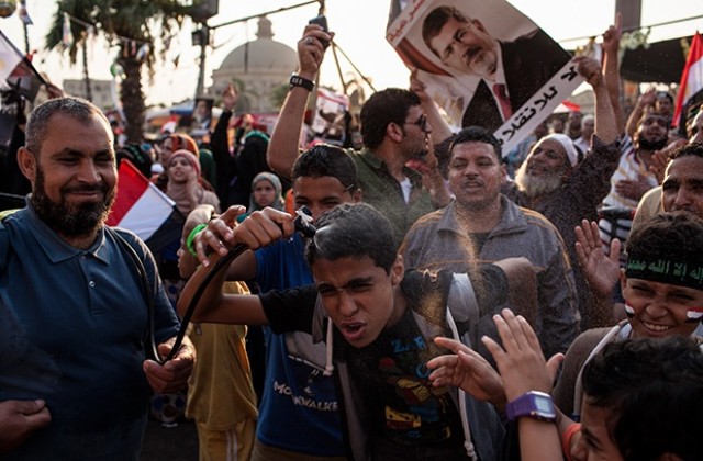 Да свалиш диктатора е едно, а да изградиш демокрация - съвсем друго