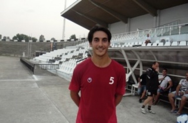 Юноша на Валенсия пристигна на Лаута