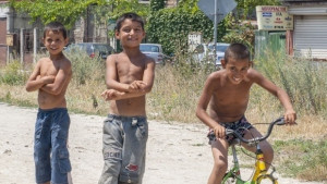 Обвързват детските с ходенето на училище