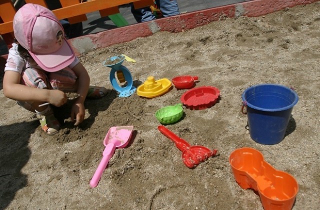 С 900 000 лева санират три детски градини в Лясковец