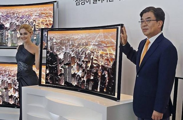 Телевизор със заоблена форма за 9000 долара