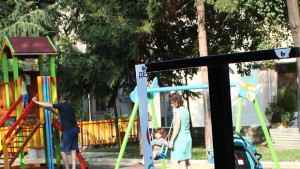 Новооткрита детска площадка стана обект на вандализъм