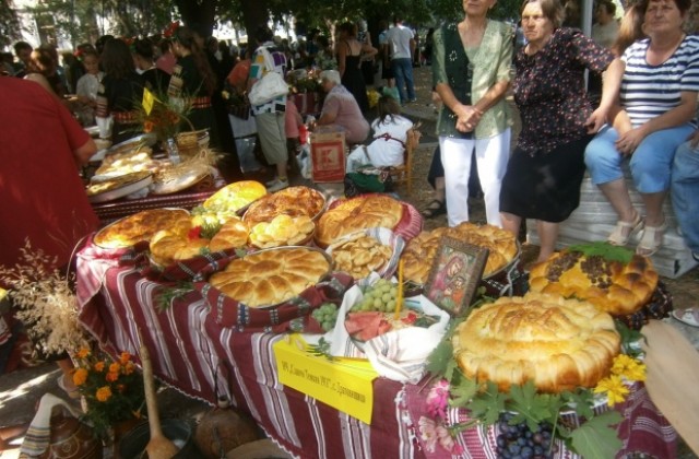 Панагия - въздигане на хляба в Кюстендил