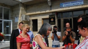 В Стражица подариха сборник с приказки на вицепрезидента Маргарита Попова