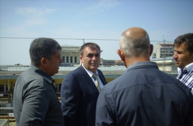 Транспортният министър посети  жп гарата и пристанище Русе-Изток