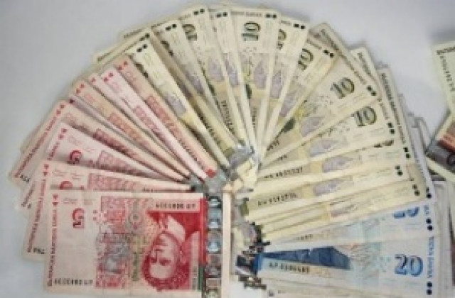 Разходите ни нараснали по-бързо от доходите през пролетта