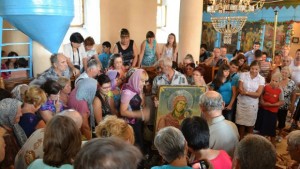 Чудодейна икона на Богородица заигра в ръцете на 85годишна жена