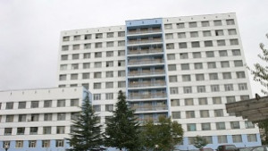 Найтежко пострадалият при инцидента в Езерово остава в критично състояние