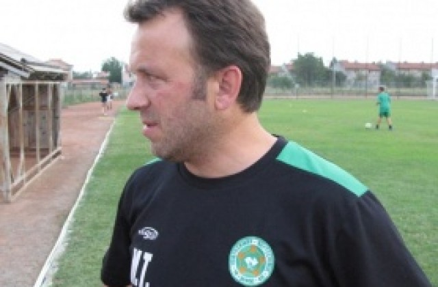 Митко Трендафилов отново на терена за „шейховете“, ще помага на младите