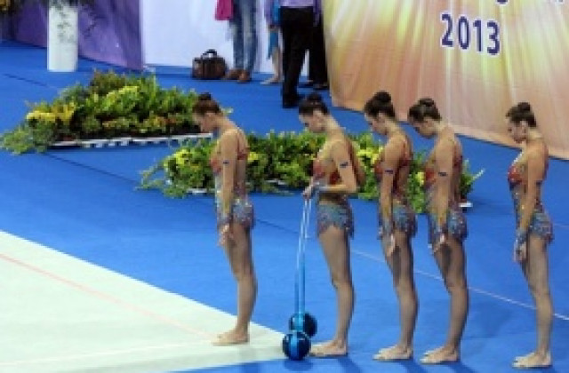 Ансамбълът на временното 3-о място след първото съчетание в Санкт Петербург