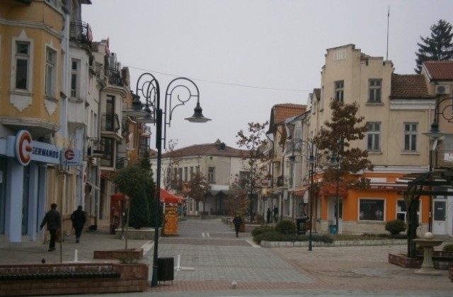 Цвета Христова с изложба в Севлиево