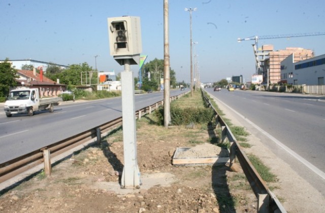 Над 130 камери дебнат за нарушения на пътя