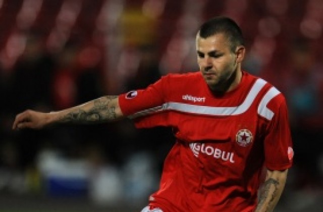 Спас Делев дебютира в Сегунда дивисион със загуба