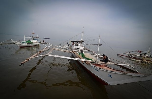 85 души в неизвестност след потъване на кораб във Филипините