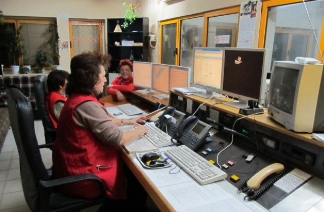 Трамвай удари столичанин