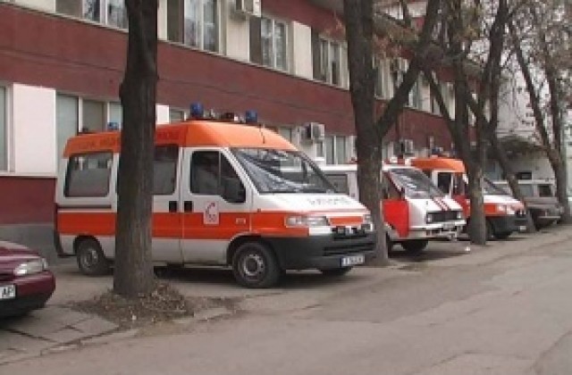 Линейка се блъсна в товарна кола. Неизвестен отнесъл каруца и избягал