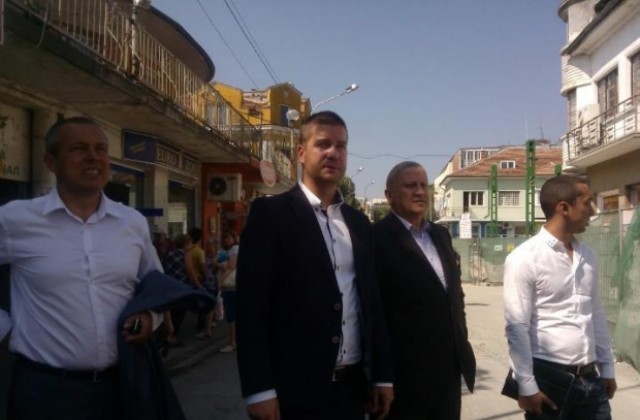 Затварят северното платно на централния булевард