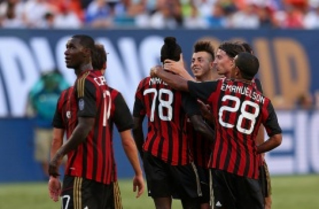 Милан с Балотели, но без Робиньо и Де Шилио за гостуването на ПСВ