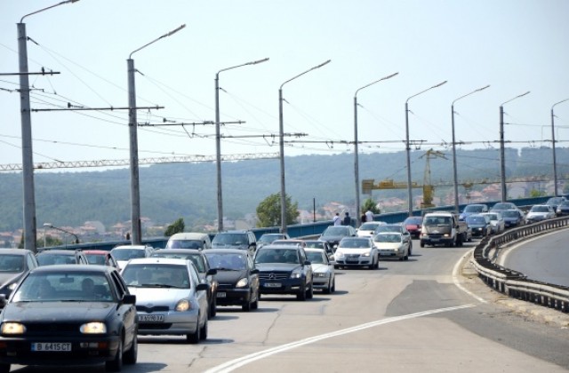 „Фолксваген Голф” е замесен във верижната катастрофа, водачът му е в болница